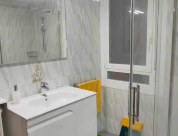 Piso en venta en  Centro , Logroño photo 3