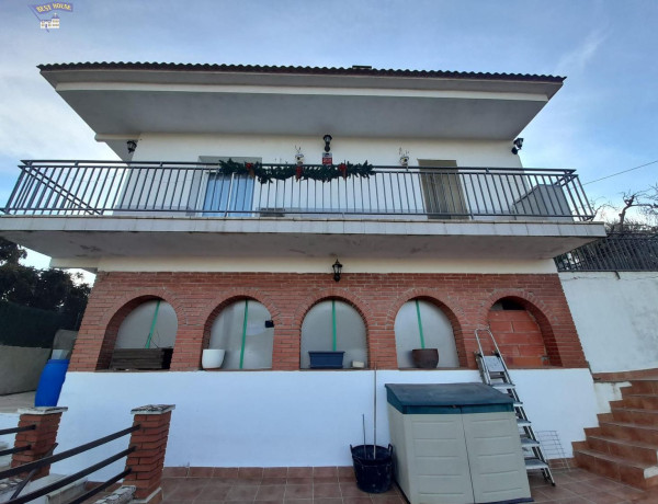 Chalet independiente en venta en Sant Muç - Castellnou - Can Mir , Rubí photo 1