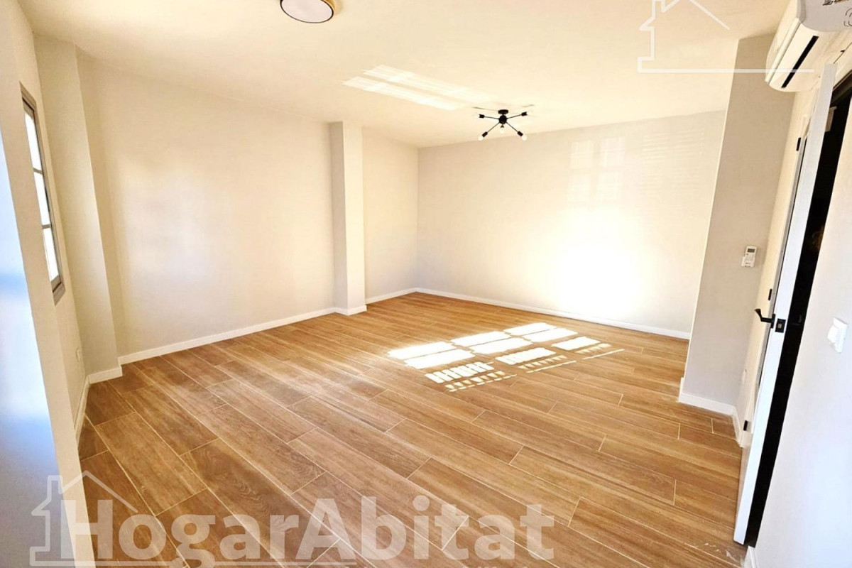Sale of townhouse in , Rafelbunyol photo 3