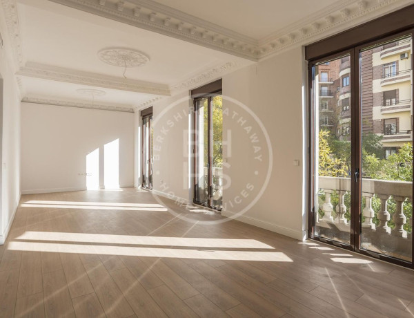 Apartment for sale in Barrio de Salamanca , Madrid thumbnail 1