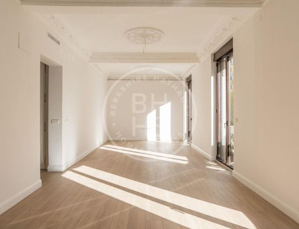 Apartment for sale in Barrio de Salamanca , Madrid thumbnail 2
