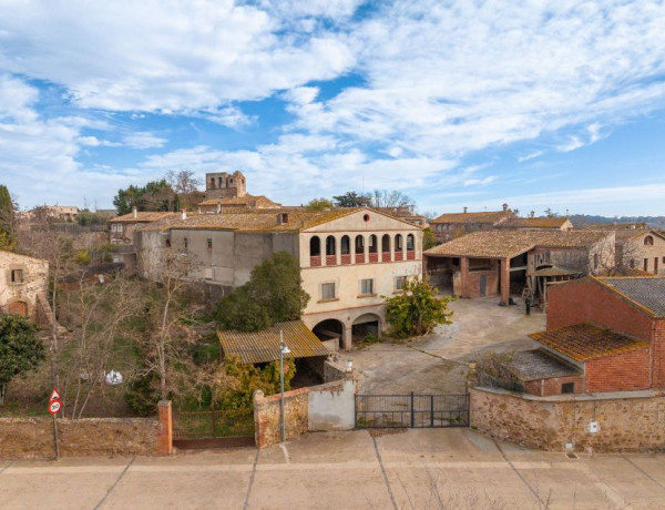 Casa de pueblo en venta en calle de Sant Genís photo 1