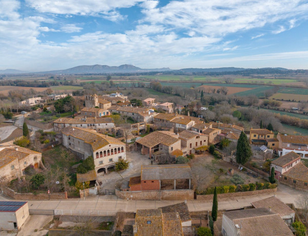 Casa de pueblo en venta en calle de Sant Genís thumbnail 2