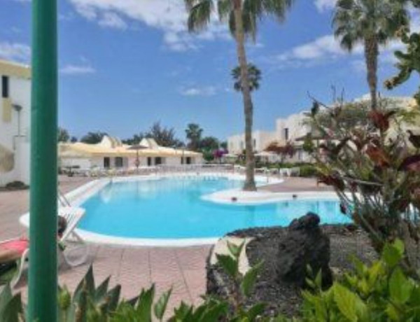 Chalet adosado en venta en  Calle Tauro , San Bartolomé de Tirajana photo 1