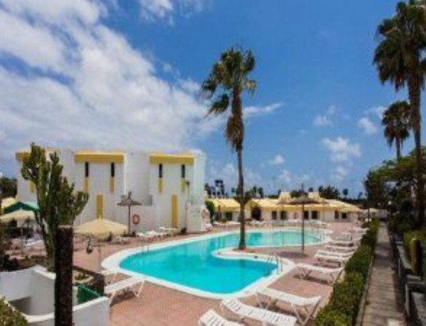 Chalet adosado en venta en  Calle Tauro , San Bartolomé de Tirajana photo 2