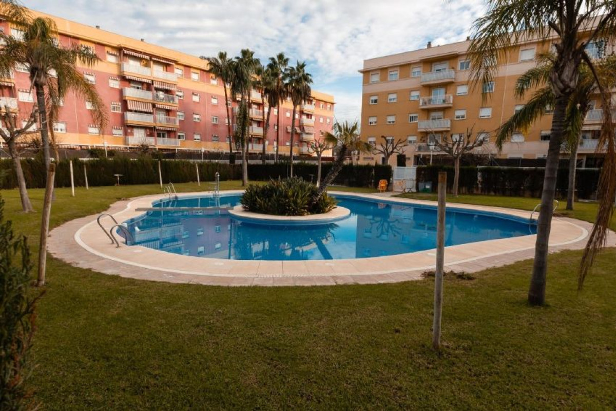 Venta de piso en Calle Isla Alegranza, Distrito Noreña - Figueroa
photo 1