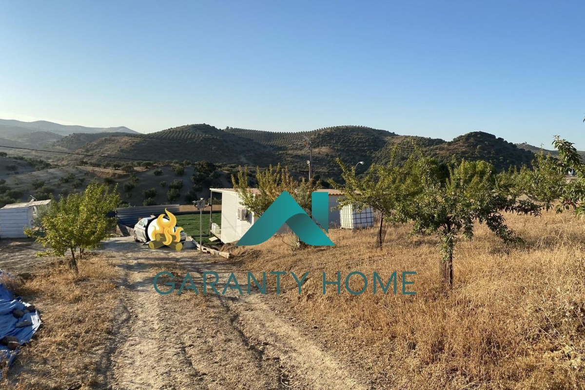 Terreno en venta en Lucena, Córdoba photo 2