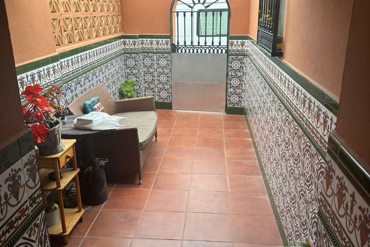 Venta de chalet adosado en  TORRECILLA, 3 , Marbella photo 2