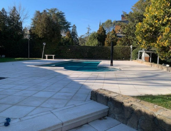Chalet independiente en venta en  MIRLO, 90, Pozuelo de Alarcón photo 3