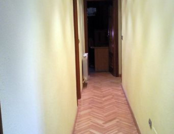 Продажа квартиры в , Tudela de Duero photo 2