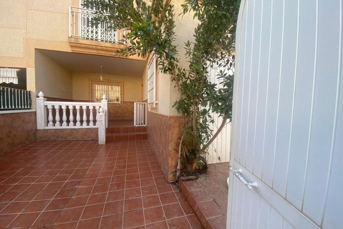 Casa o chalet independiente en venta en calle Arquímedes, Huércal de Almería
photo 2