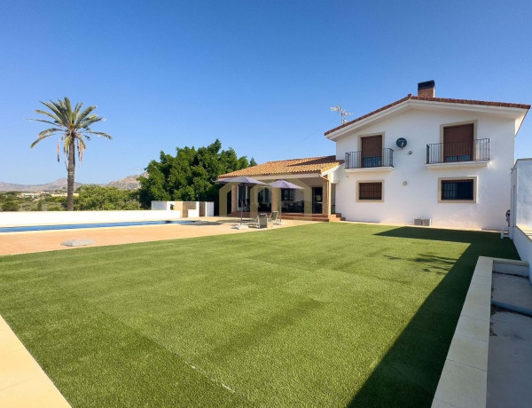 Chalet independiente en venta en , Albatera thumbnail 2