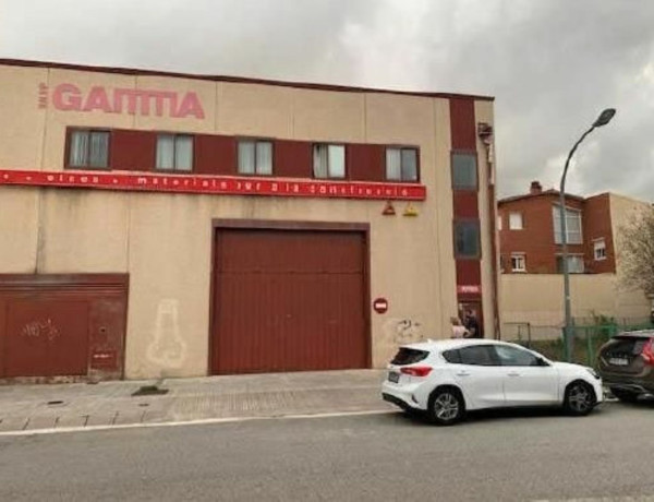Nave en venta en Begues photo 1