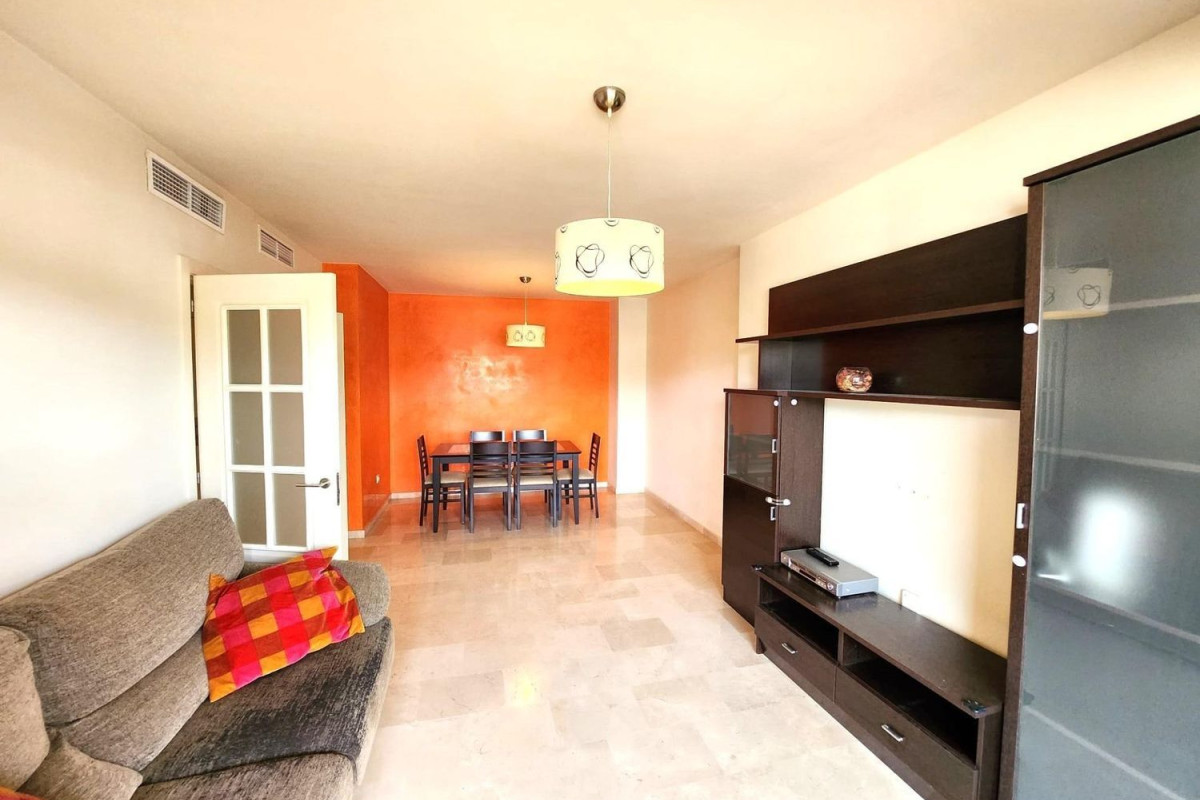 Sale of apartment in Avenida Juan Carlos I, Estepona
photo 1