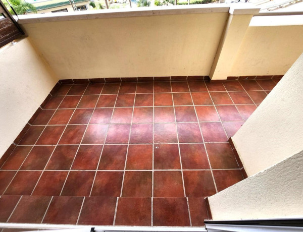 Apartment for sale in  Avenida Juan Carlos I, Estepona photo 4