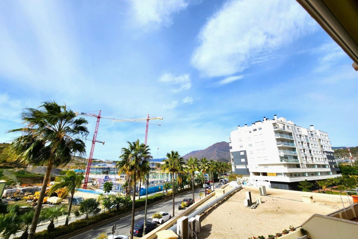 Sale of apartment in Avenida Juan Carlos I, Estepona
photo 5