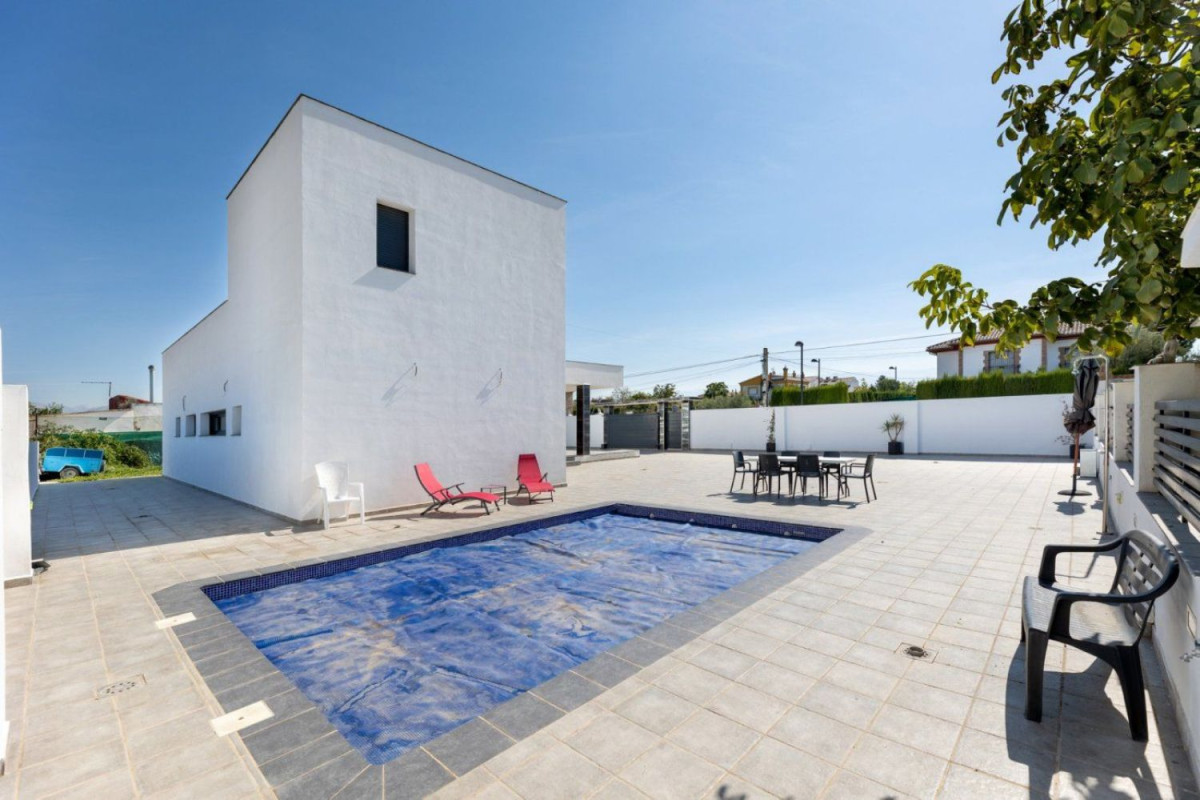 Casa o chalet independiente en venta en calle Magnolia, 22, Cullar-Vega
photo 2