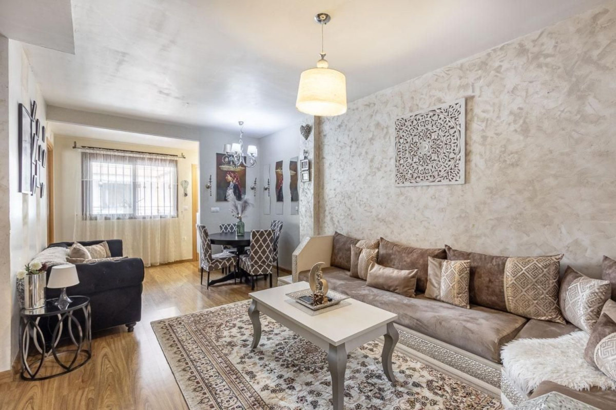 Sale of apartment in Calle Calvario, La Zubia
 photo 2