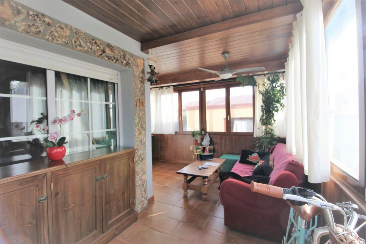 Casa o chalet independiente en venta en calle Viena, Cabanillas del Campo
photo 1