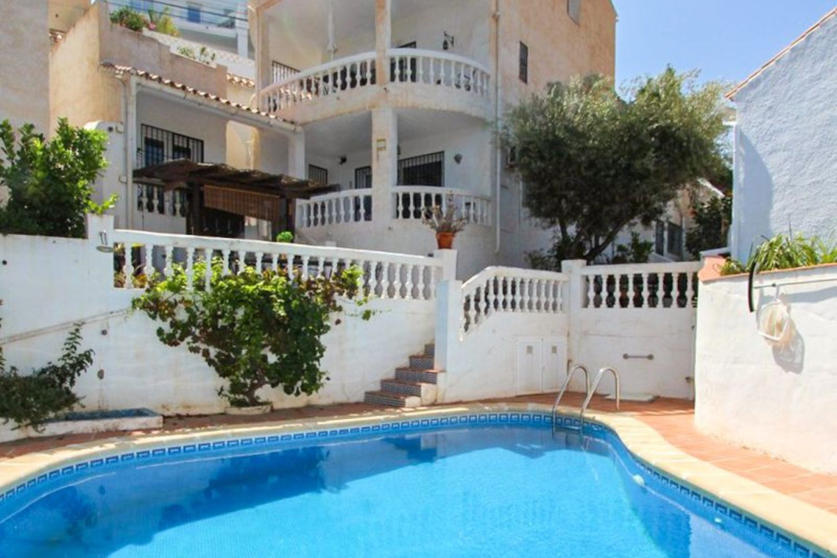 Sale of independent chalet in Avenida Chimenea s/n, Nerja
 photo 3