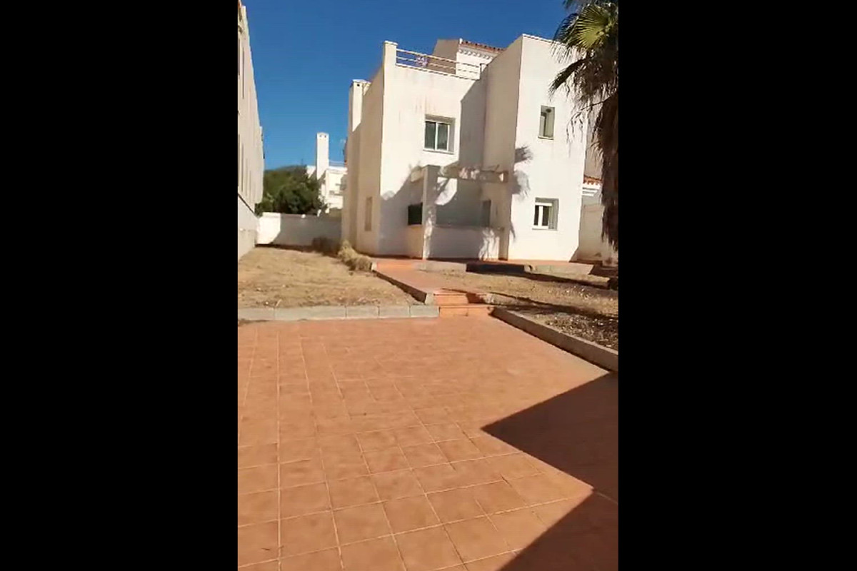 Sale of townhouse in , Bédar photo 2