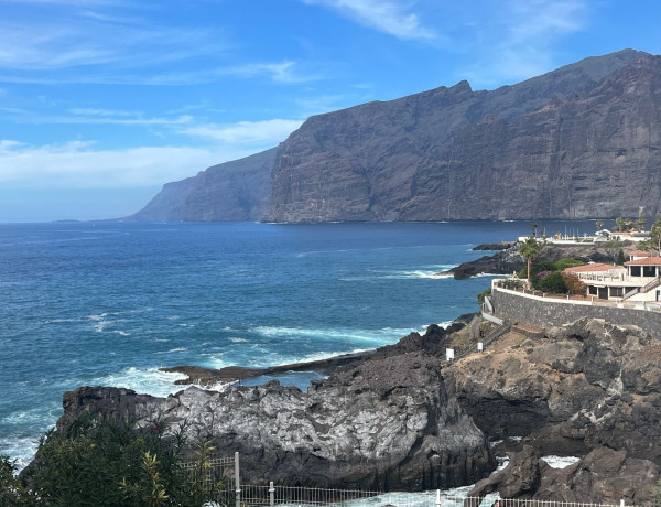 Apartment for rent in Calle la Hondura, 9 , Santiago del Teide thumbnail 2