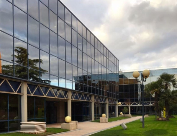 Alquiler de Oficina en avenida de Castilla thumbnail 1