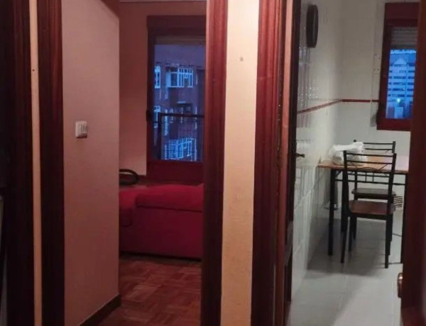 Продажа квартиры в Calle Daniel Moyano, Oviedo thumbnail 2