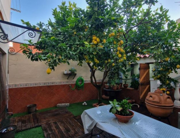 Semi-detached house for sale in Calle Pablo Neruda, 10 , Mérida photo 1