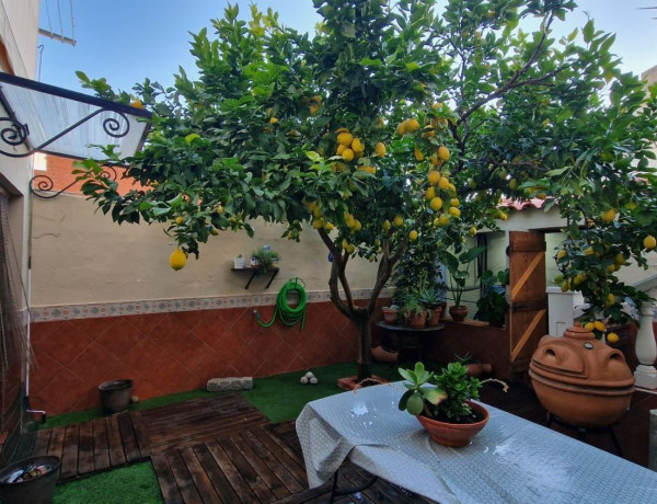 Semi-detached house for sale in Calle Pablo Neruda, 10 , Mérida thumbnail 1