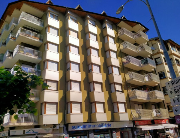 Piso en venta en , Sort photo 2