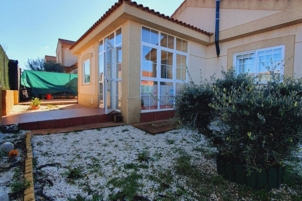 Casa o chalet independiente en venta en calle de la Fuente Valdoma, Chiloeches
photo 5