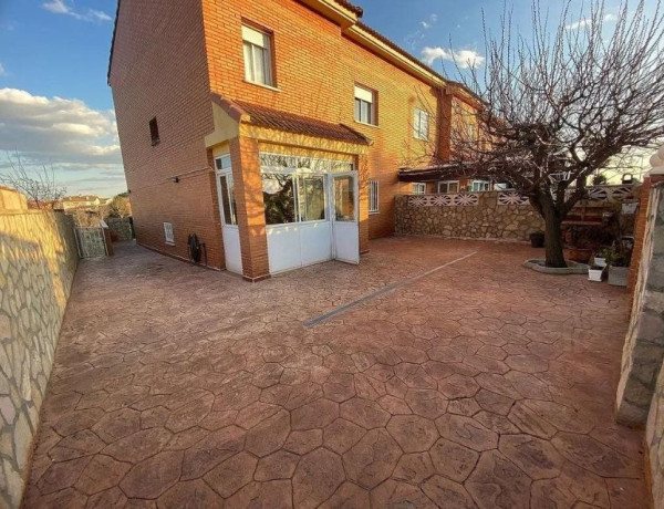 Коттедж на продажу в , Villanueva de la Torre photo 1
