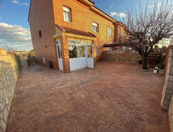 Коттедж на продажу в , Villanueva de la Torre photo 2