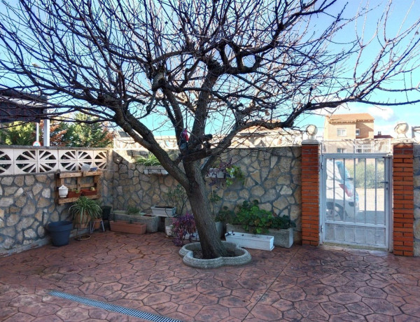 Коттедж на продажу в , Villanueva de la Torre photo 3