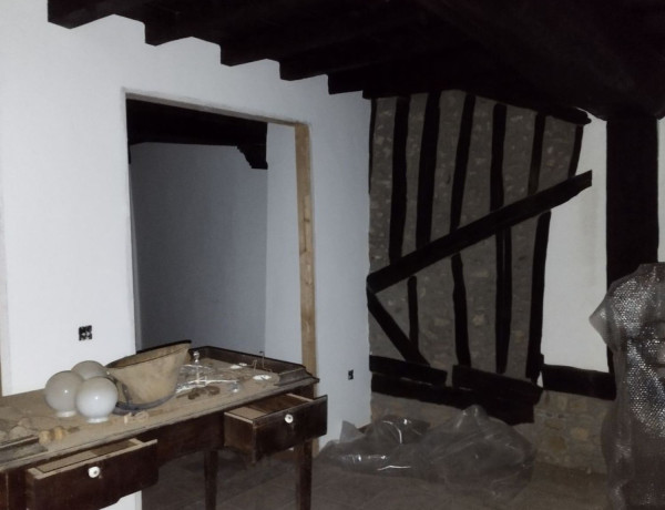 Edificio de uso mixto en venta en Calzada photo 4