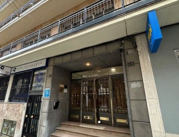 Apartment for sale in  Calle Sol Oriente, Salamanca photo 1