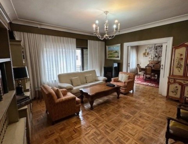 Apartment for sale in  Calle Sol Oriente, Salamanca photo 4