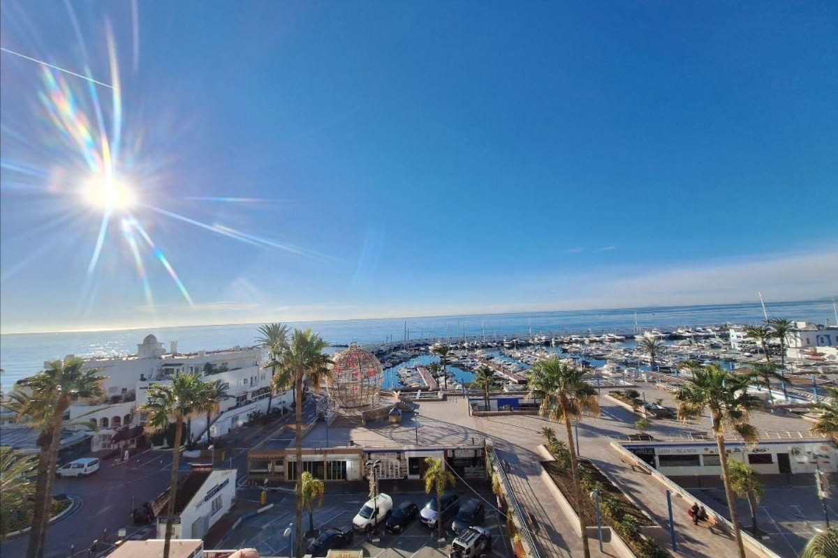 Venta de ático en Rio Real-Los Monteros , Marbella photo 1
