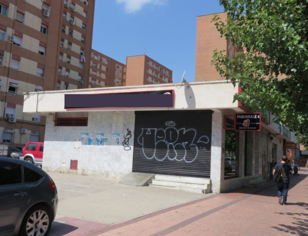 Local o nave en venta en Urb. Av Antoñete Galvez, La Fama photo
