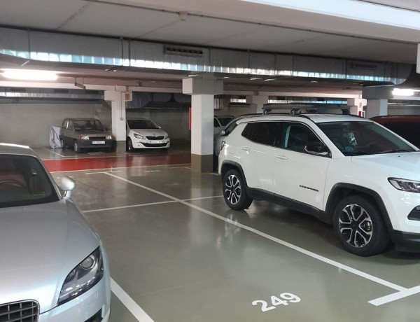 Продается гараж по адресу Avenida d'Amèrica, 41 , Hospitalet de Llobregat photo 1