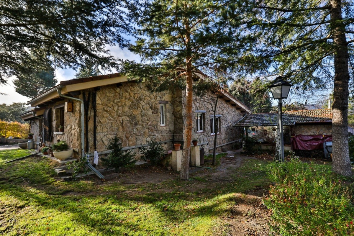Sale of independent chalet in Calle Bolivia, El Espinar
 photo 5