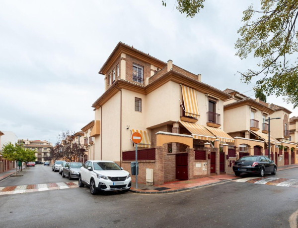 Detached villa for sale in  Calle Madrid, 25 A, Armilla photo 2