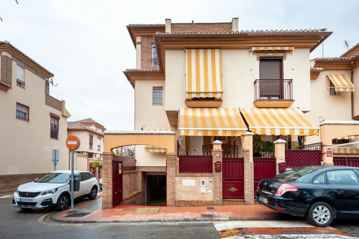 Sale of independent chalet in Calle Madrid, 25 A, Armilla
 photo 3