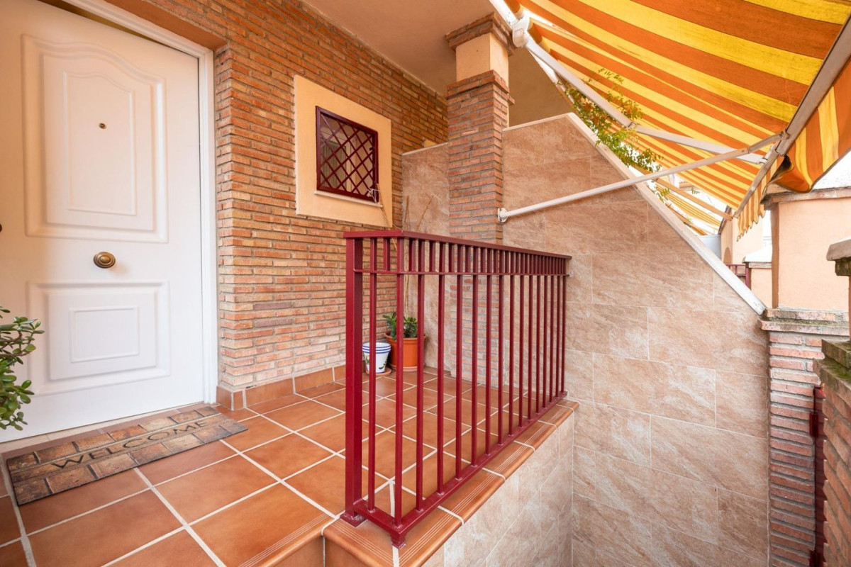 Sale of independent chalet in Calle Madrid, 25 A, Armilla
 photo 4