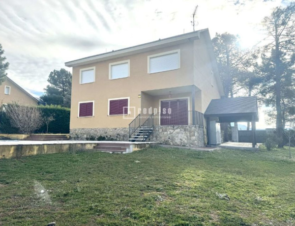 Chalet independiente en venta en , Robledo de Chavela photo 1