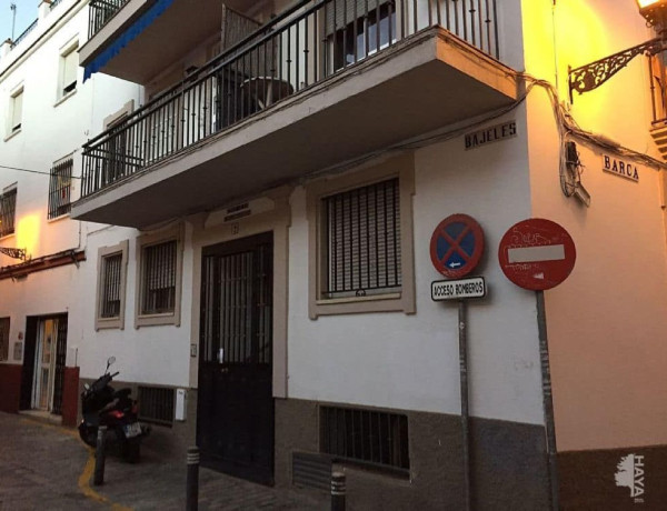 Garaje en venta en  Calle Bajeles , Sevilla photo