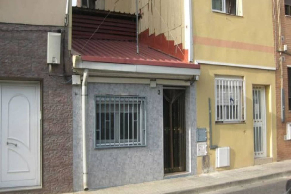 Продажа квартиры на Calle del Duero, Сабадель
photo 1