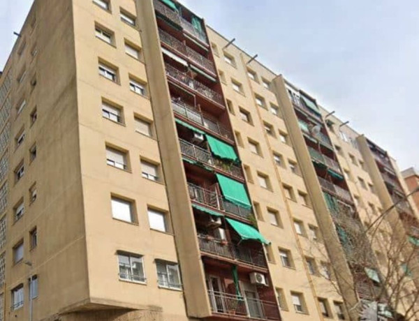 Piso en venta en  Calle de Sol i Padrís, Sabadell photo 1