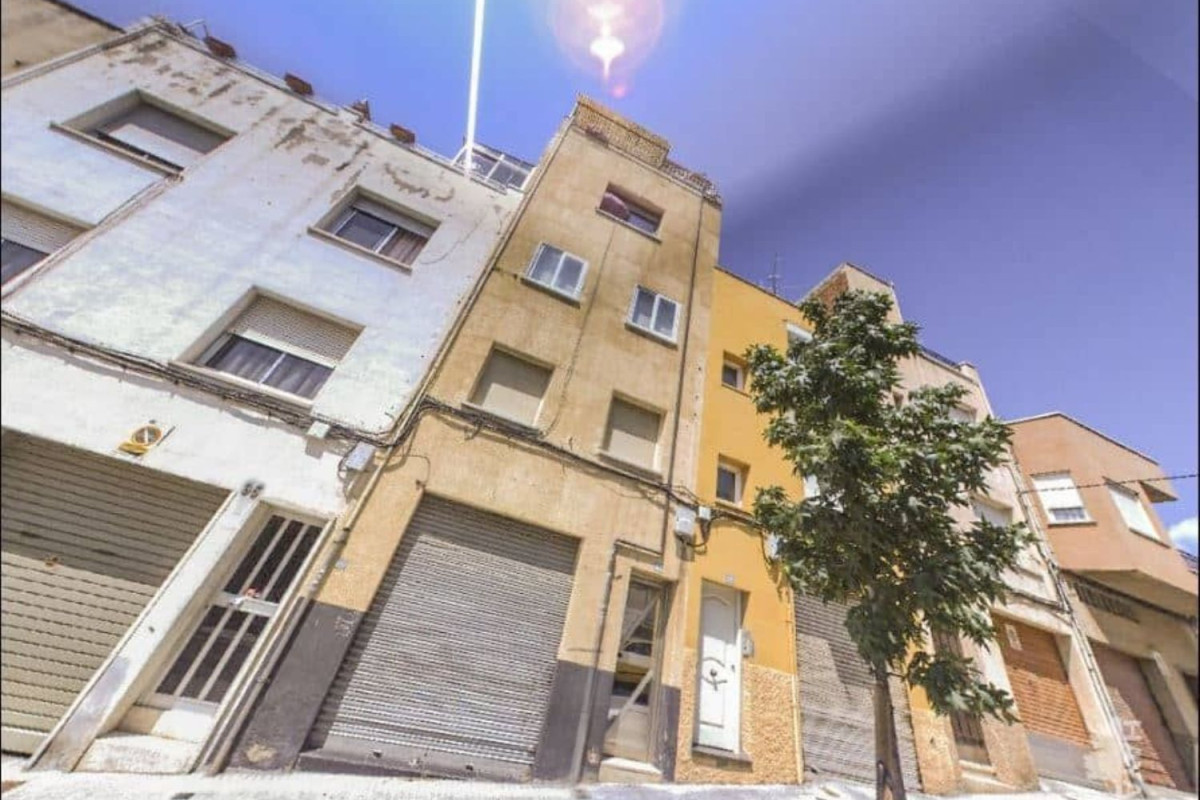 Sprzedaż mieszkania w Calle de Dom Bosco, Terrassa
photo 1